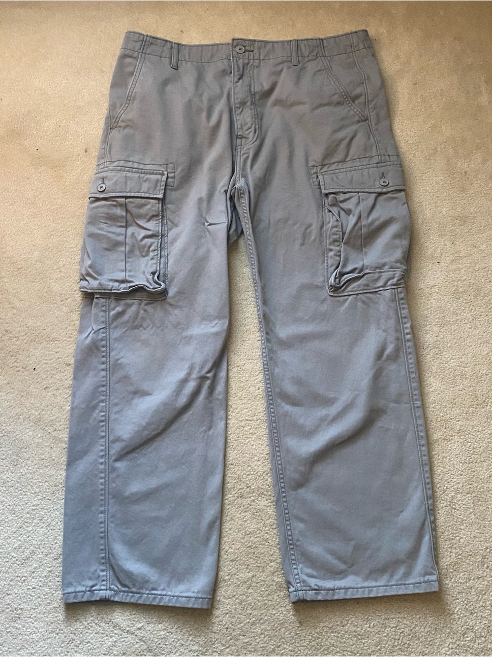 Levi’s Men’s Gray Cargo Pants Relaxed Fit Utility Pockets Measured 37x27